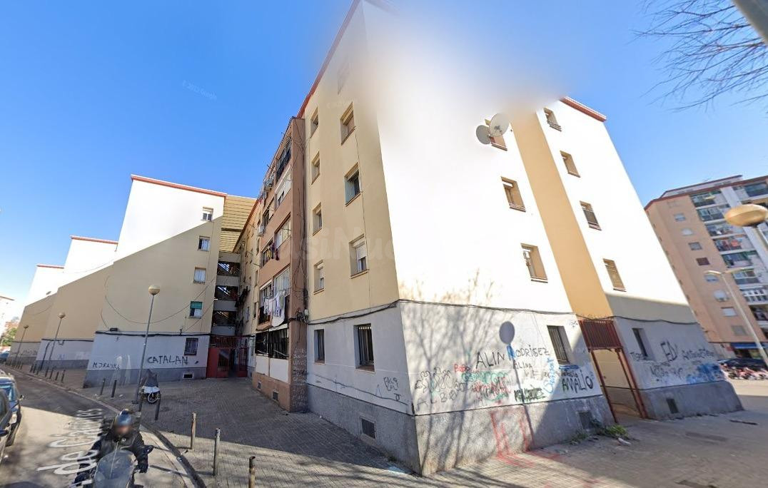 Se vende PISO OKUPADO en Badalona (Barcelona)