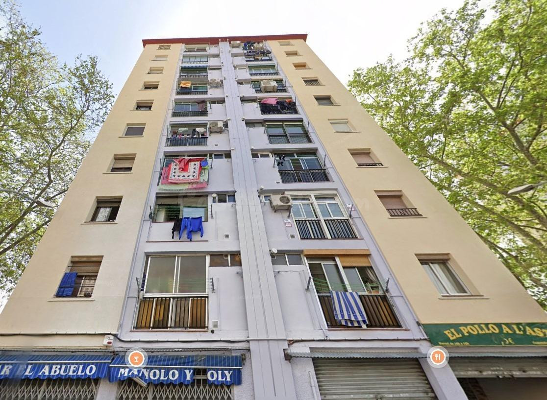 PISO OKUPADO EN BADALONA - foto 3