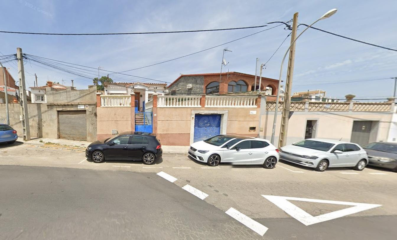 MARAVILLOSA CASA en Sant Vicenç dels Horts (Barcelona).