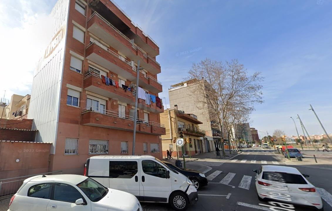Se vende PISO OKUPADO en Calle de Sierra Nevada Nº 30 Sabade - foto 2
