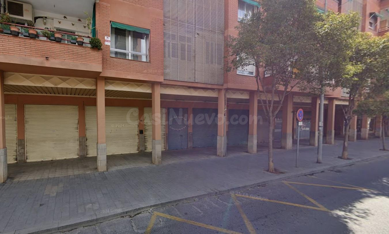 Local okupado en Calle Catalunya de Montcada i Reixac (Barce - foto 2
