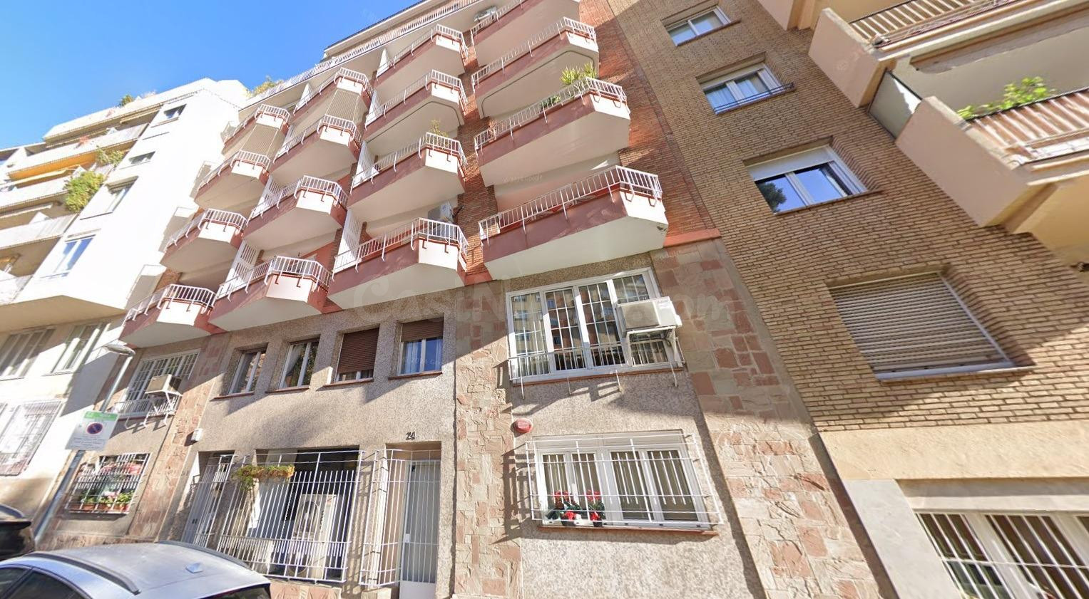 Se vende PISO OKUPADO en Calle ATENES Nº 24 de Terrassa (Bar