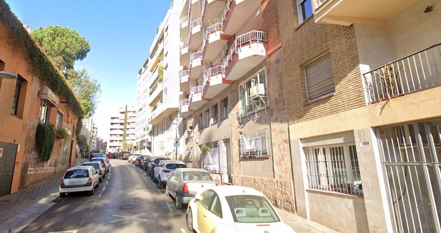 Se vende PISO OKUPADO en Calle ATENES Nº 24 de Terrassa (Bar - foto 2