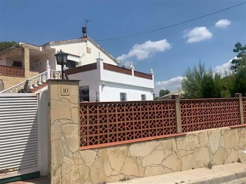 SE VENDE CASA OKUPADA en Segarra 10 de Vacarisses (Barcelona - foto 4