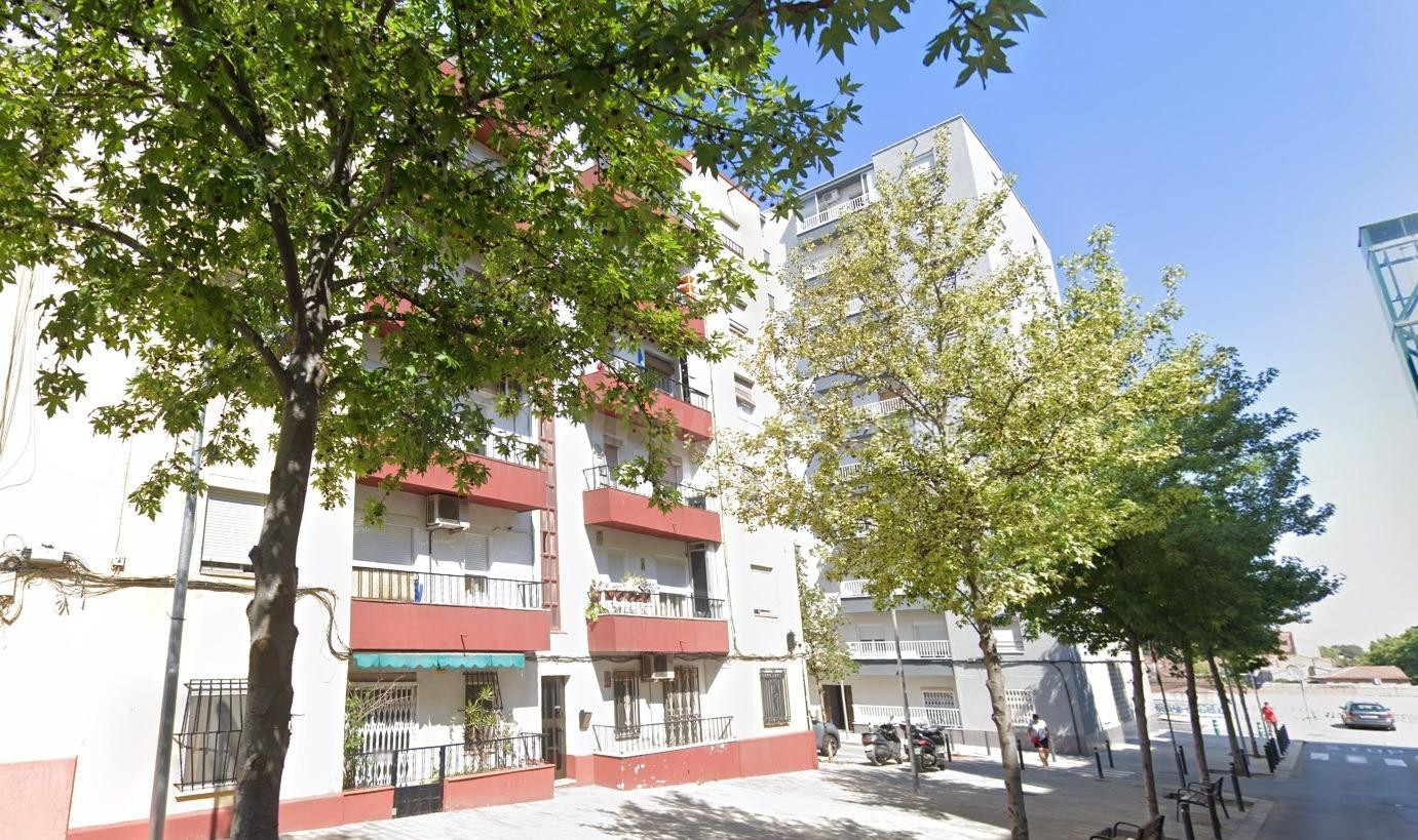 Se vende PISO OKUPADO en Sant Boi de Llobregat (Barcelona). - foto 3