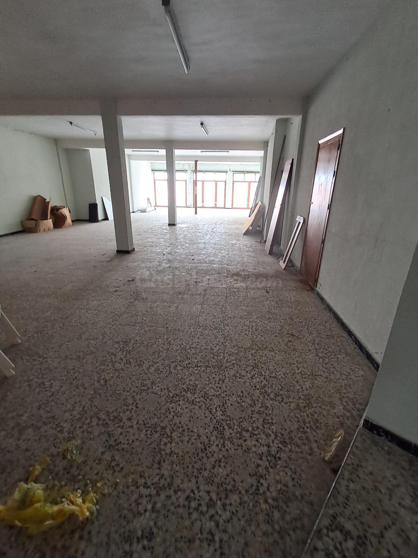 LOCAL COMERCIAL INDEPENDIENTE DE 2 PLANTAS CON POSIBILIDAD C - foto 2