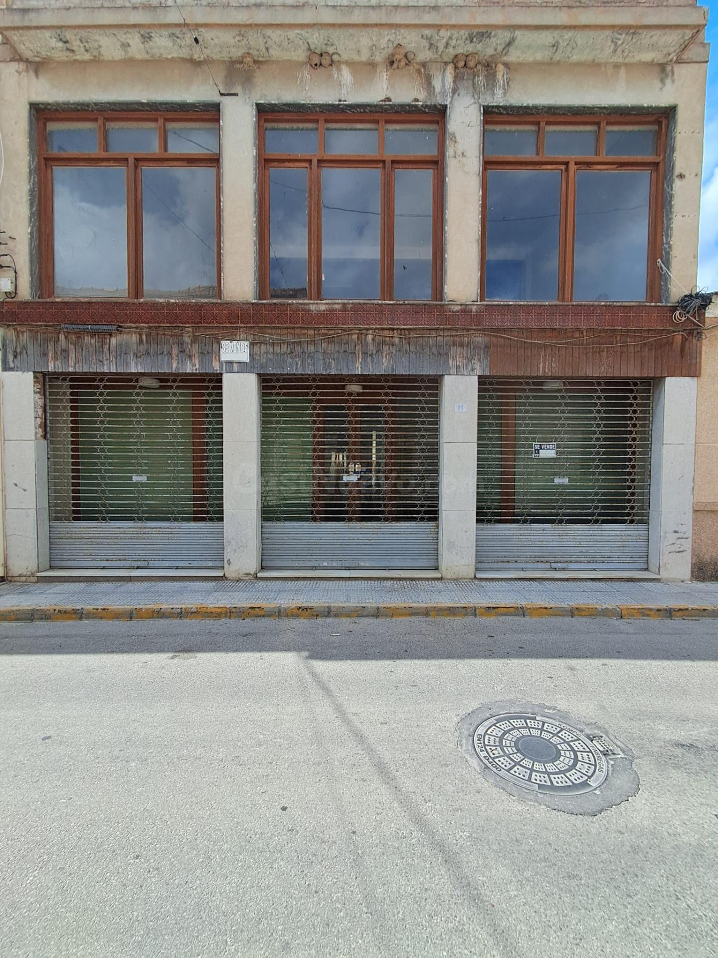 LOCAL COMERCIAL INDEPENDIENTE DE 2 PLANTAS CON POSIBILIDAD C - foto 3