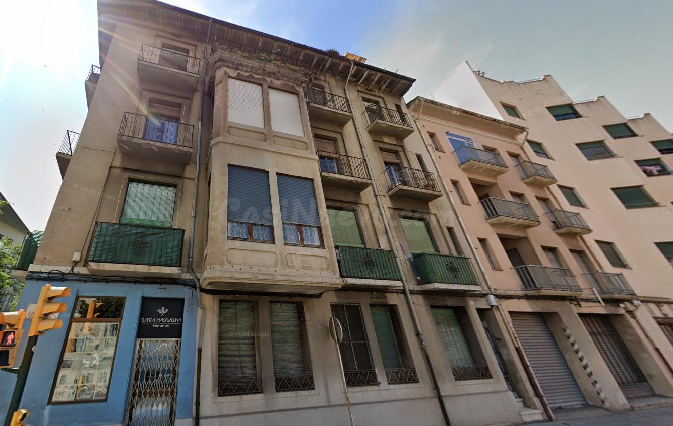 MARAVILLOSO PISO OKUPADO en Olot (Girona) - foto 2