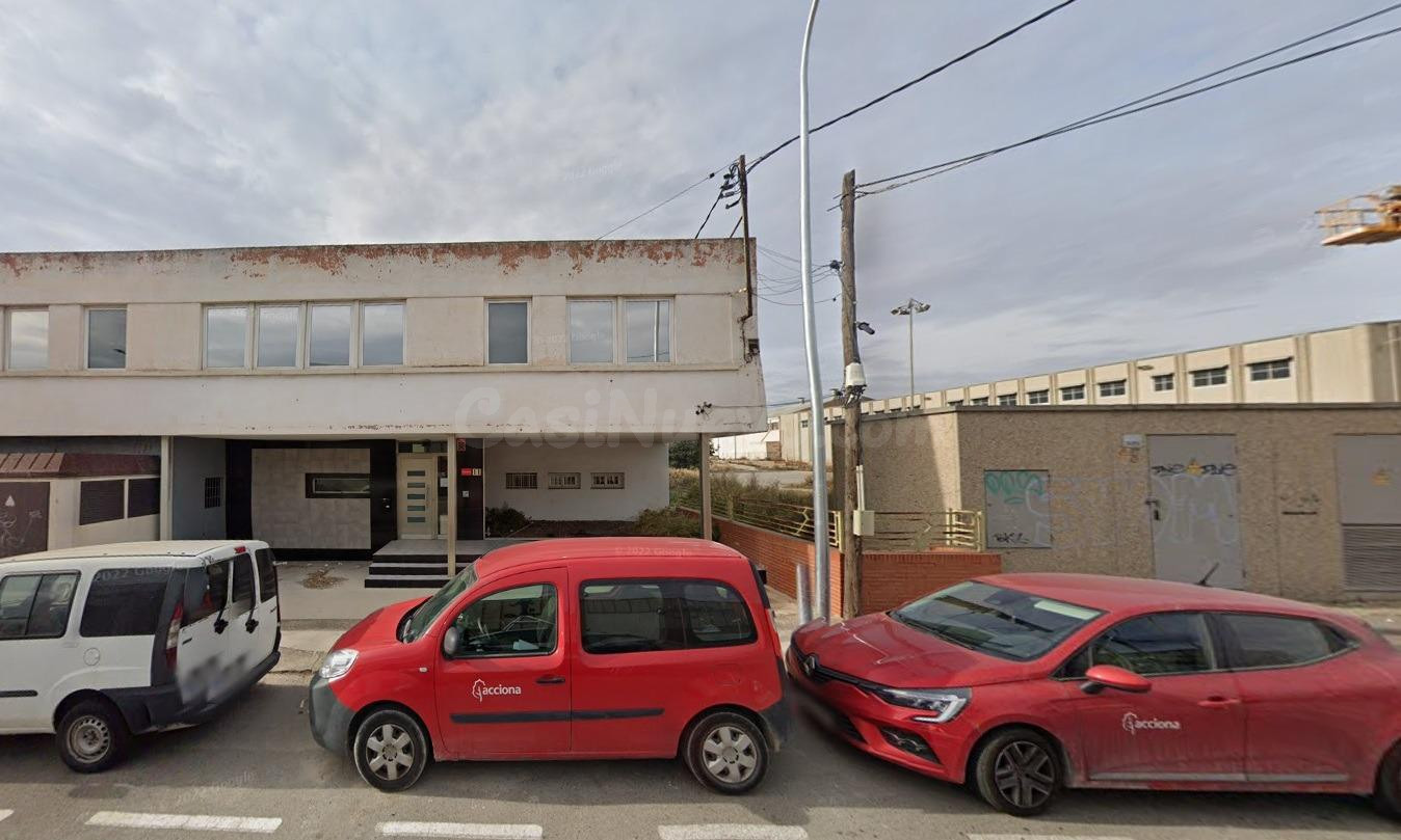 MARAVILLOSA NAVE INDUSTRIAL en Calle Artesans 11A de Valls (
