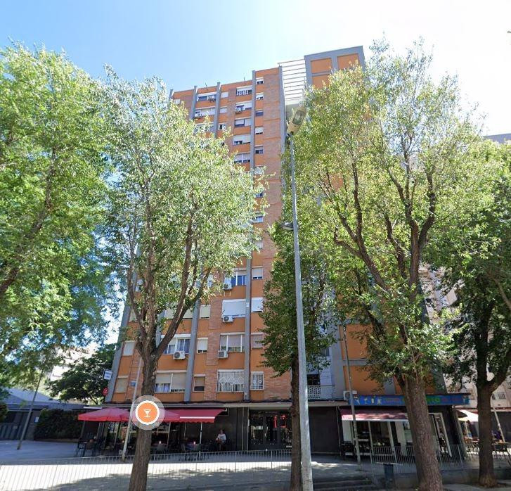 PISO OKUPADO EN VENTA EN República Argentina 64 de CORNELLA  - foto 2