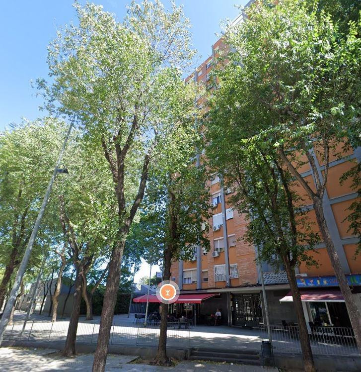 PISO OKUPADO EN VENTA EN República Argentina 64 de CORNELLA  - foto 3