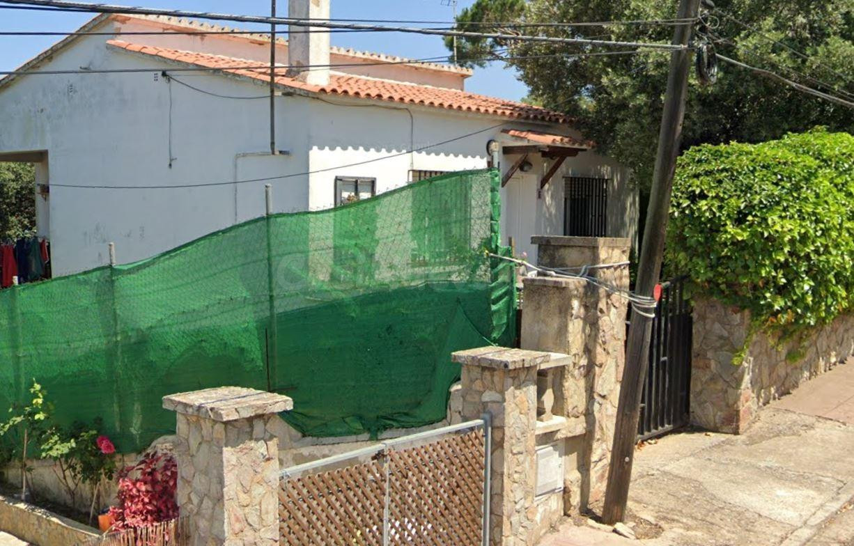 SE VENDE CASA OKUPADA EN Calle Llansa Nº 37 Lloret de Mar (G