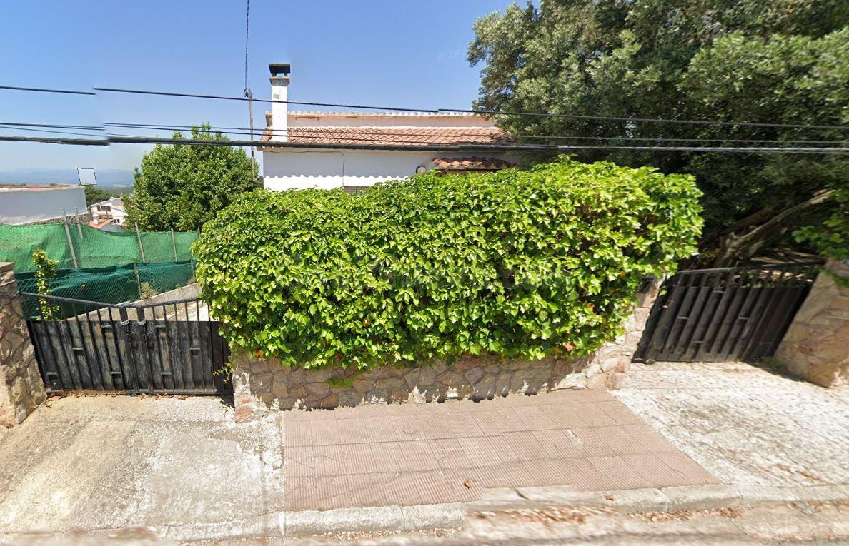 SE VENDE CASA OKUPADA EN Calle Llansa Nº 37 Lloret de Mar (G - foto 2