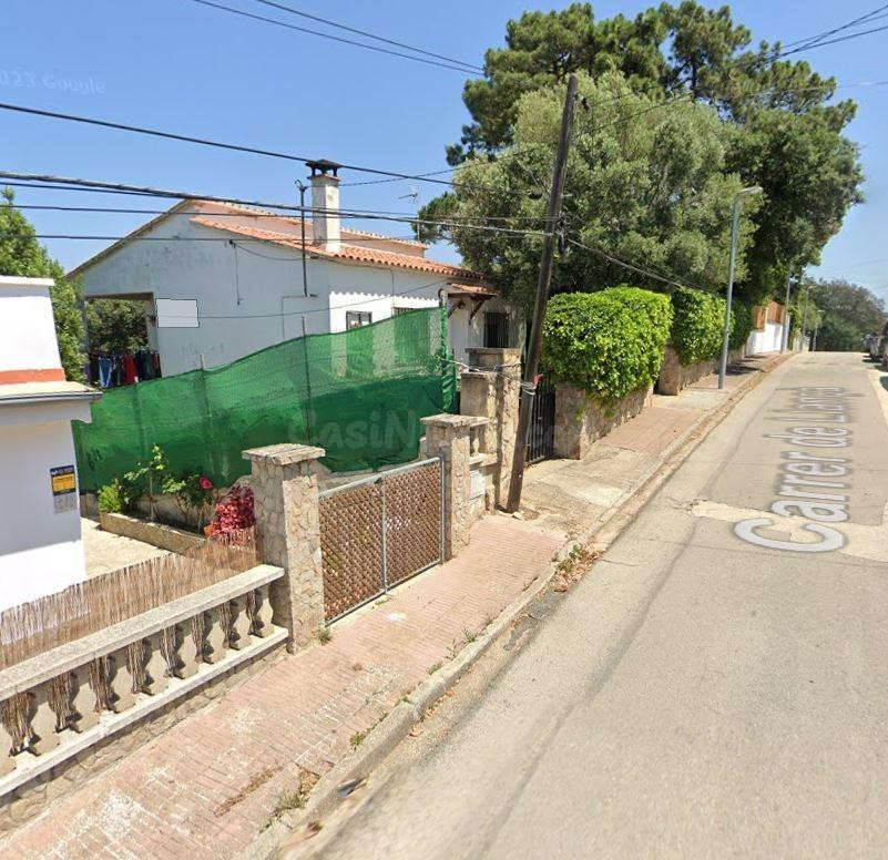 SE VENDE CASA OKUPADA EN Calle Llansa Nº 37 Lloret de Mar (G - foto 3