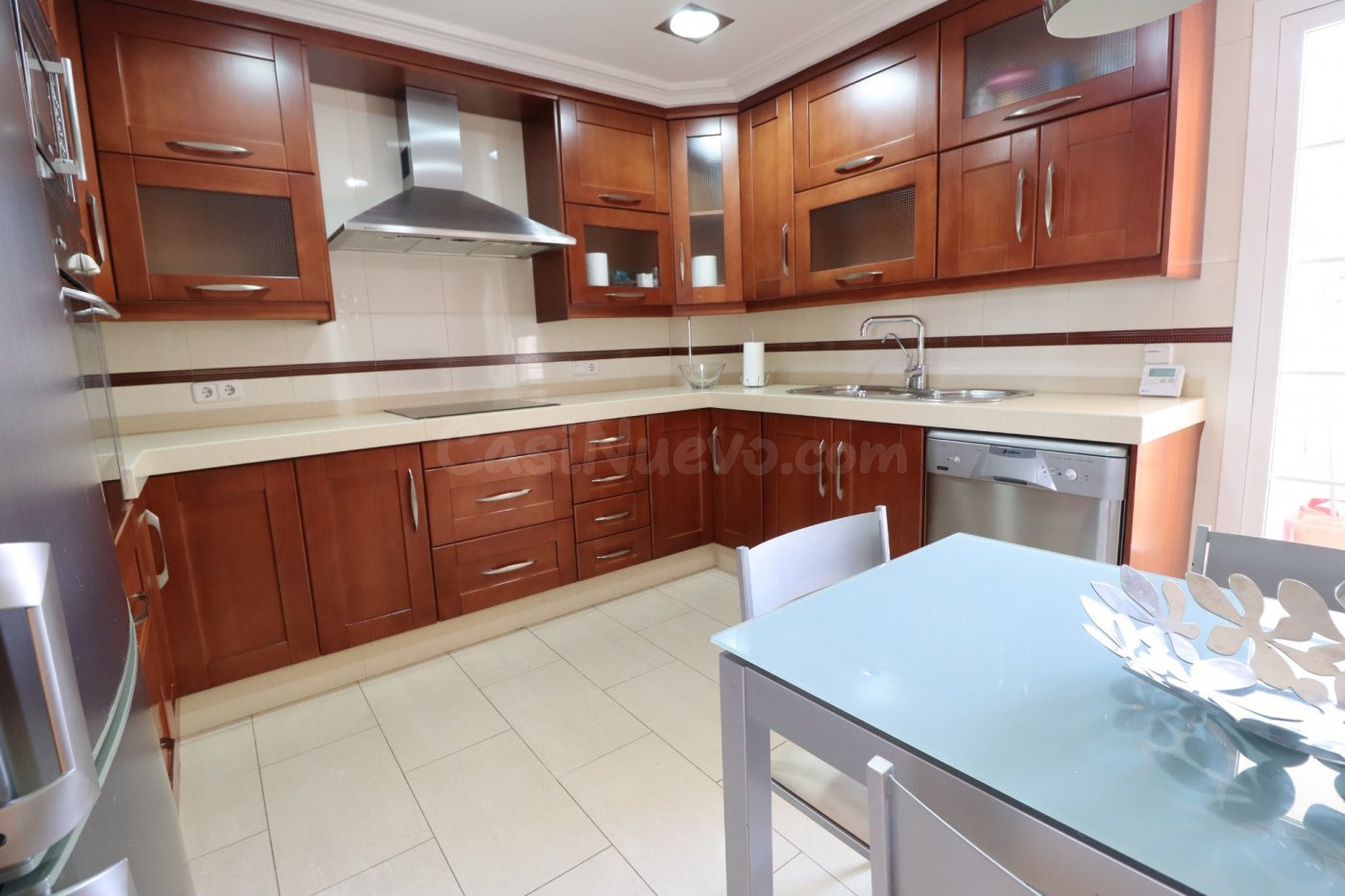 Vive a lo grande vivienda de 4 habitaciones- 3 Garajes -Tras - foto 3