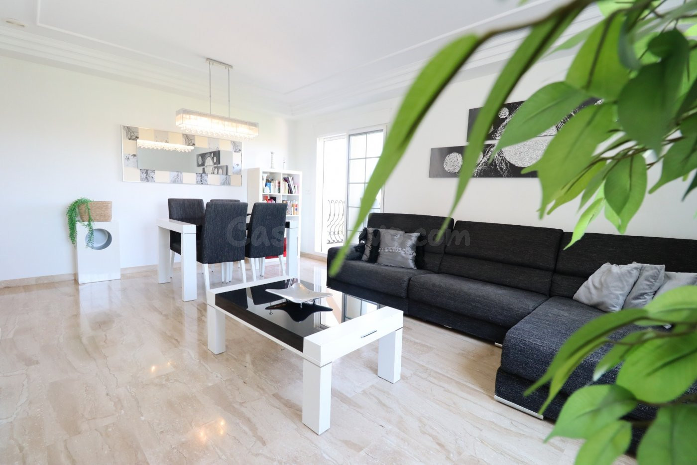 Vive a lo grande vivienda de 4 habitaciones- 3 Garajes -Tras - foto 4