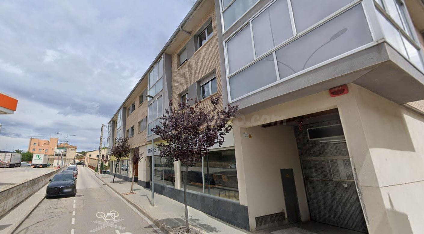 DÚPLEX OKUPADO EN VENTA EN LA JONQUERA (GIRONA)