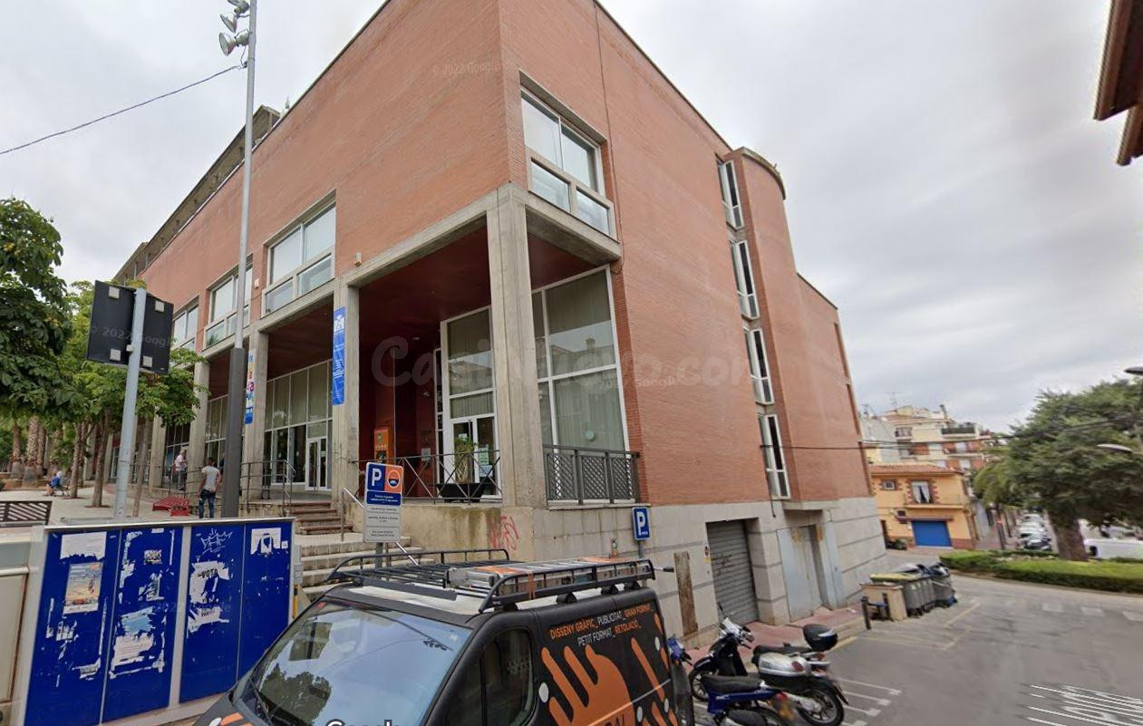 PISO OKUPADO EN VENTA EN Salvador Espriu Sant Feliu de Guíxo