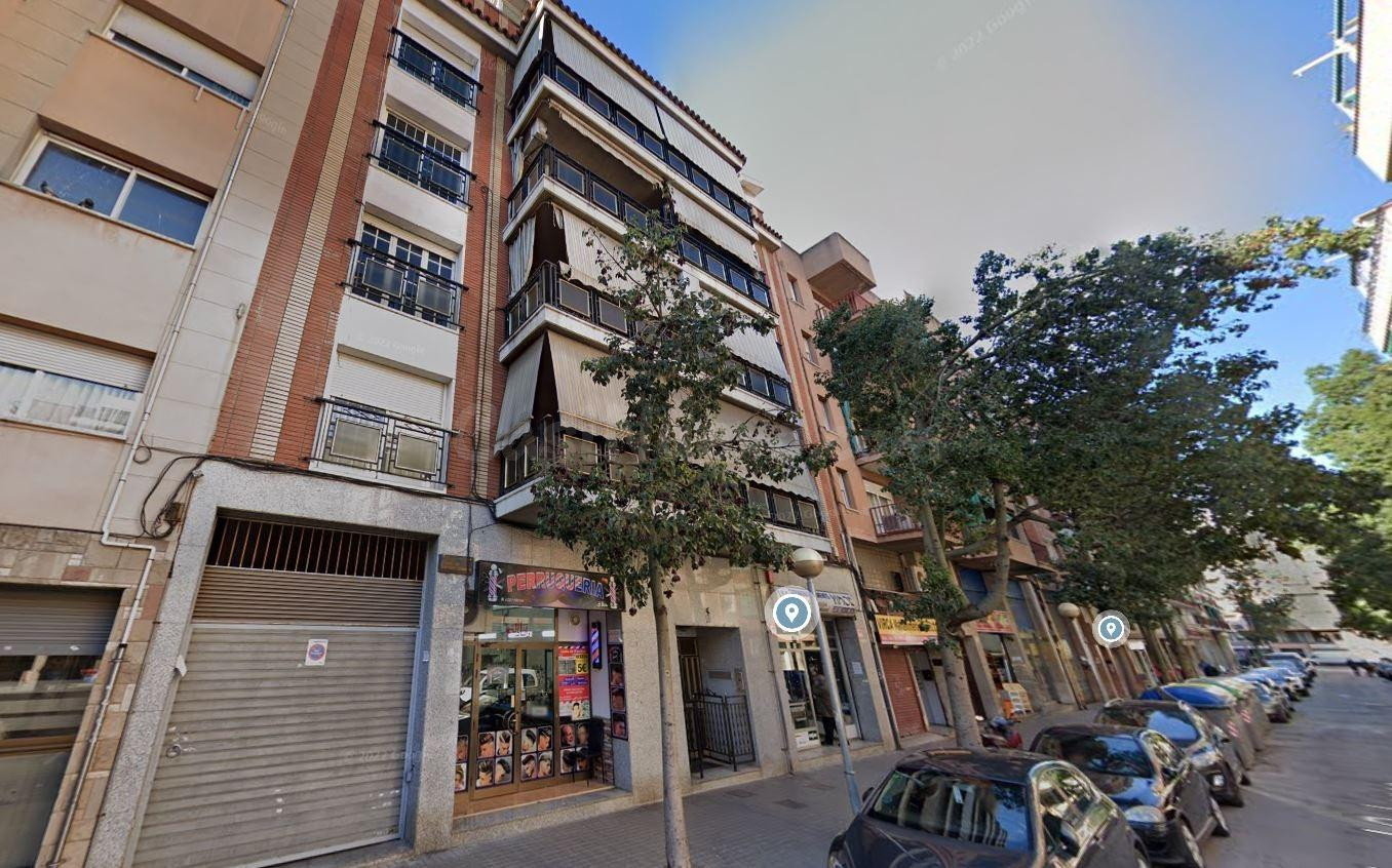 Se vende piso OKUPADO en badalona