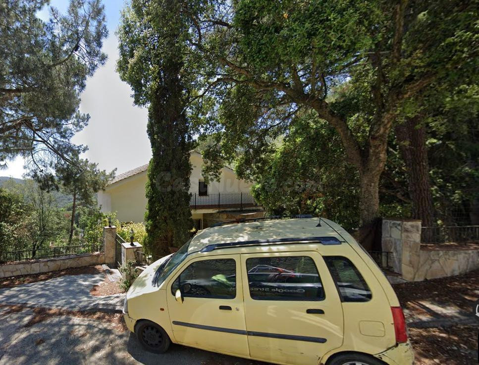 Se vende chalet OKUPADO en Urbanización Can Canyamars 199 de - foto 2