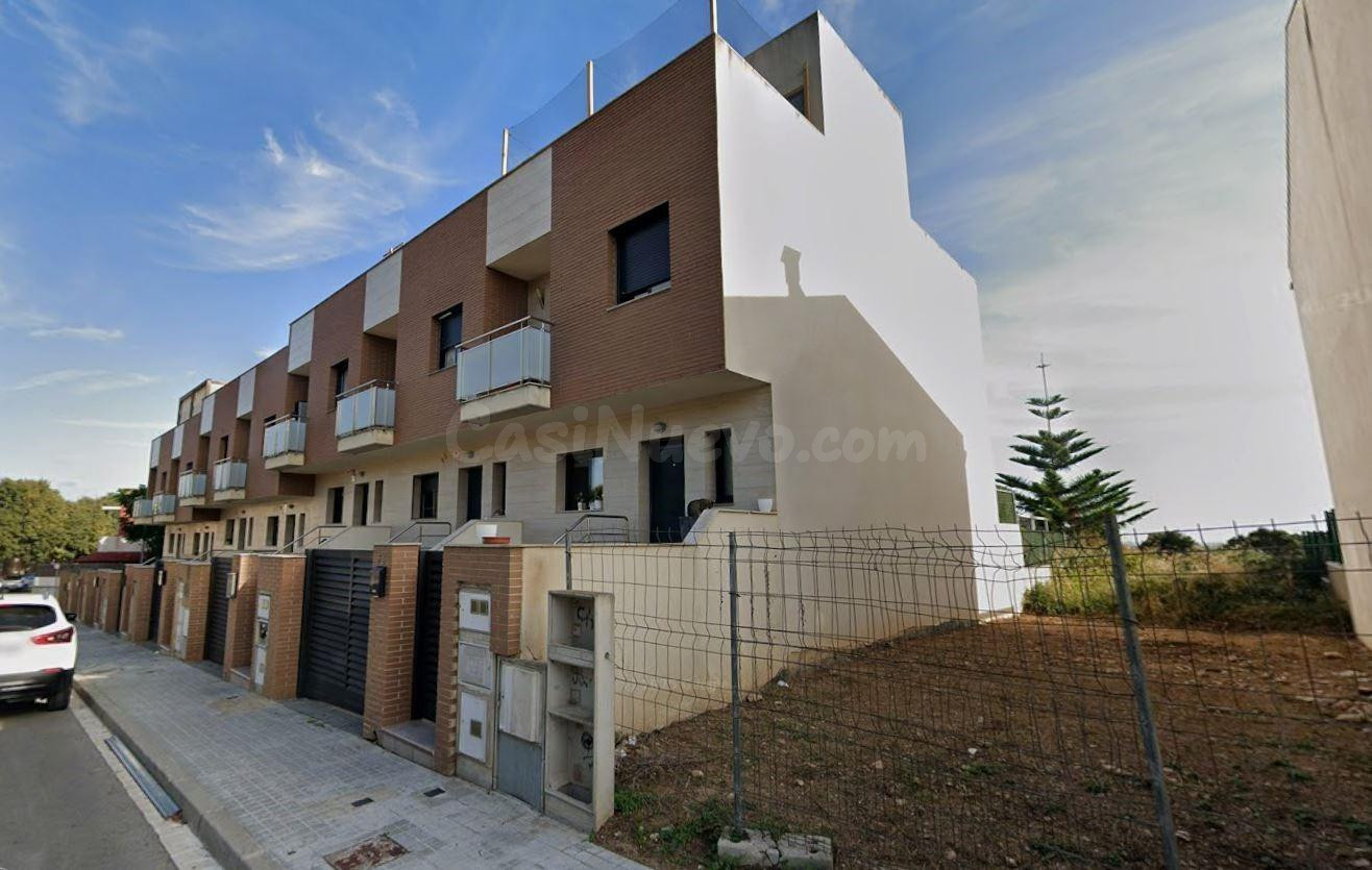 Se vende piso OKUPADO en Vilanova i la Geltrú (Barcelona). - foto 2