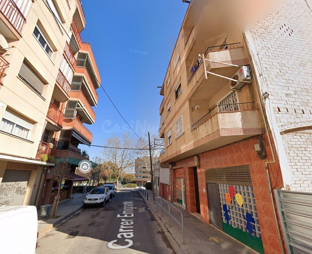 Se vende piso OKUPADO en Calle Emigrant De L' Nº 7 Hospitale - foto 2