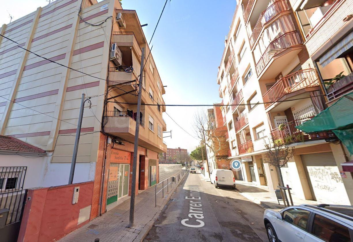 Se vende piso OKUPADO en Calle Emigrant De L' Nº 7 Hospitale - foto 3