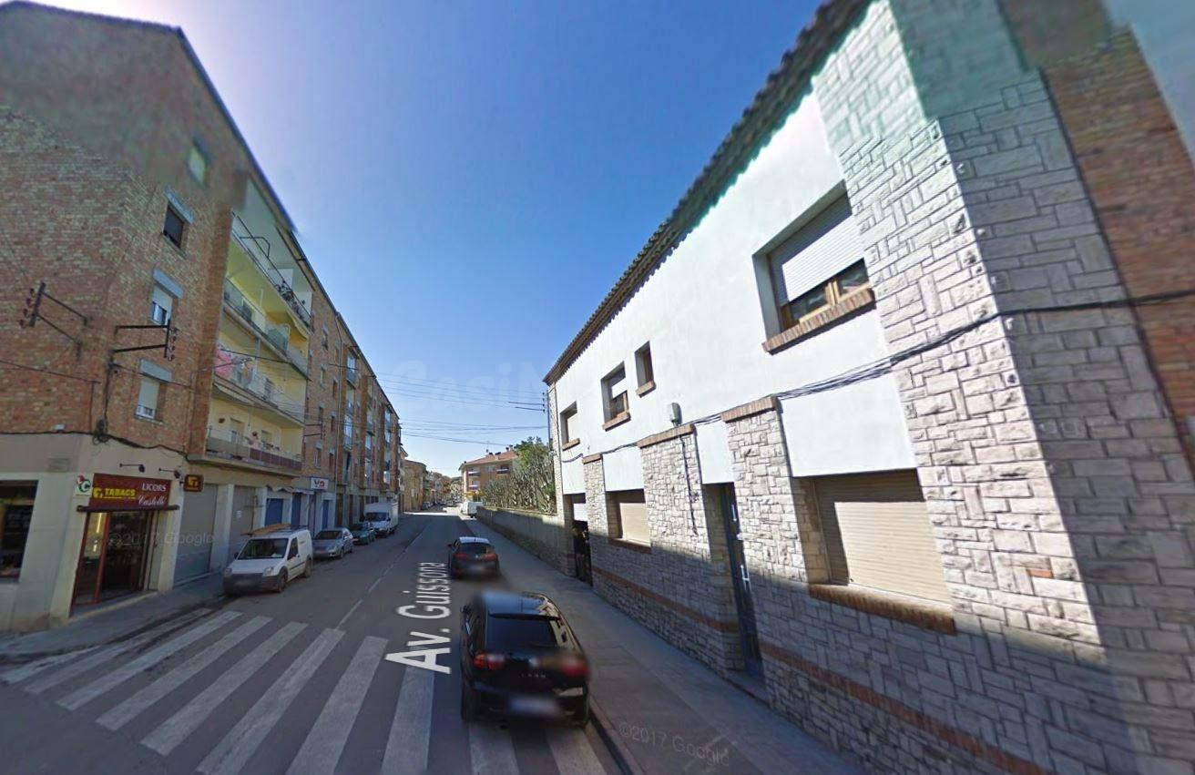 Se vende piso OKUPADO en Guissona Cervera (Lleida) - foto 2
