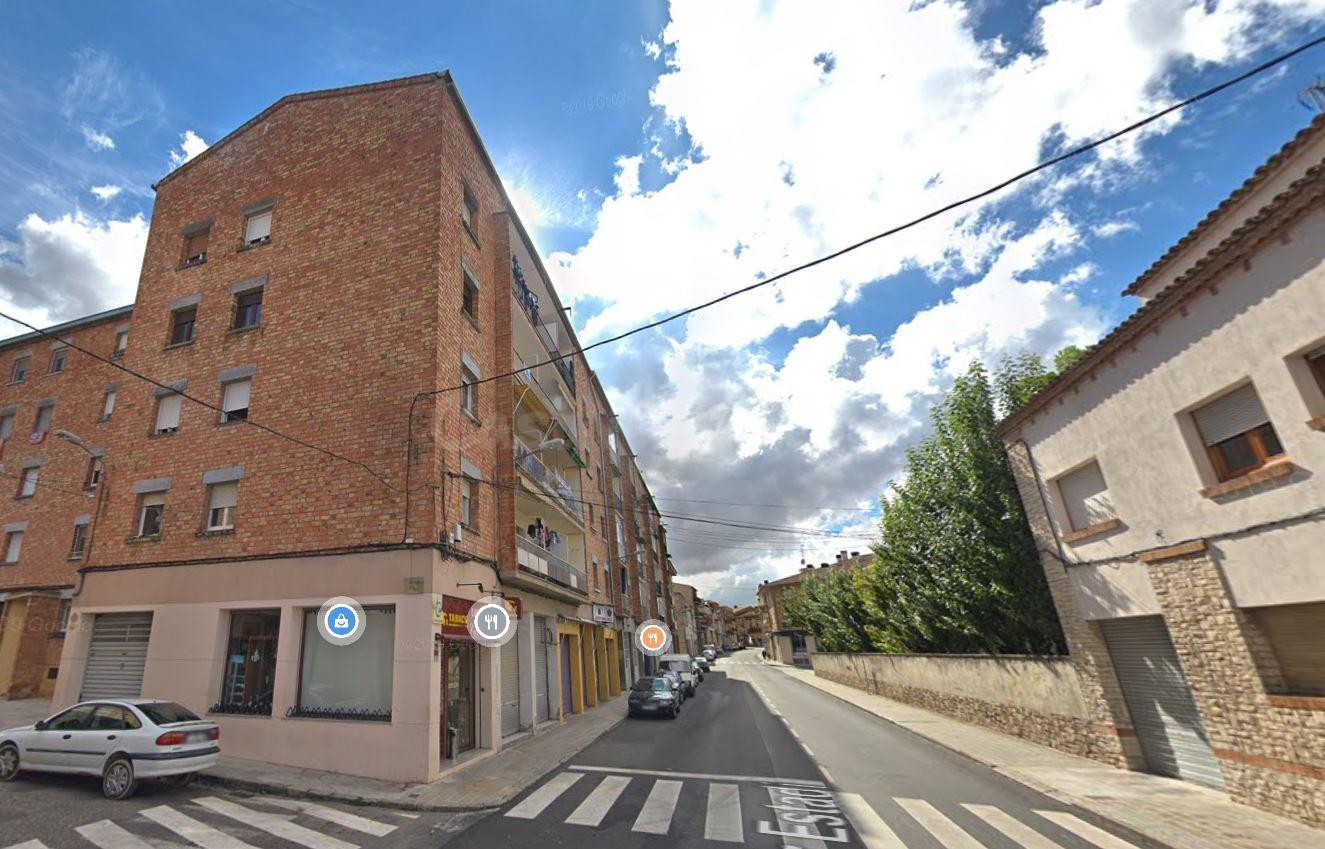 Se vende piso OKUPADO en Guissona Cervera (Lleida) - foto 3
