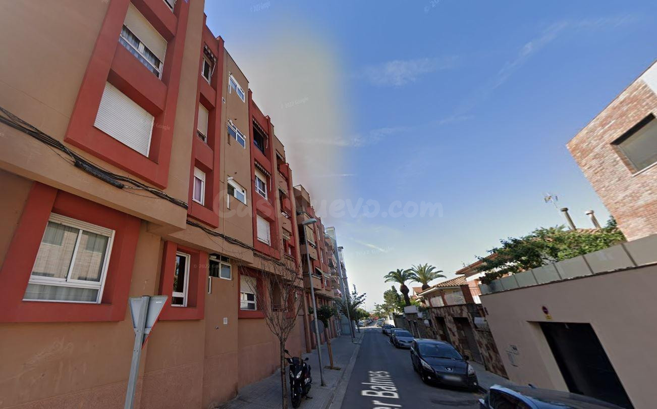 Se vende piso OKUPADO en Montmeló (Barcelona). - foto 2