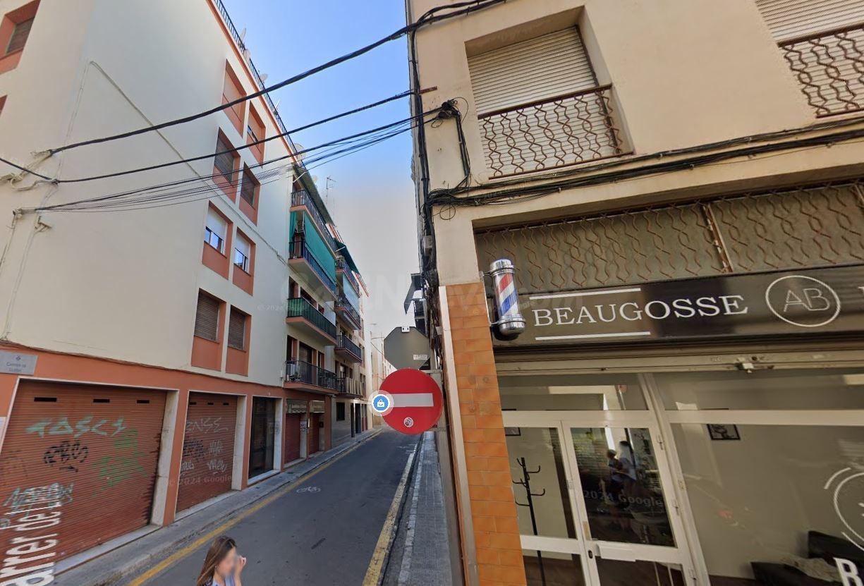 Se vende piso OKUPADO en Vilanova i la Geltrú (Barcelona). - foto 2