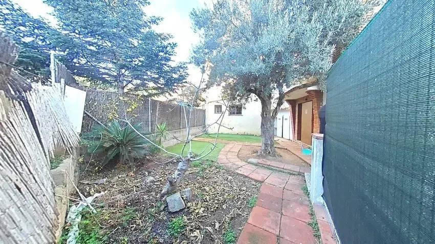 Se vende chalet OKUPADO en Vilassar de Dalt (Barcelona) - foto 4