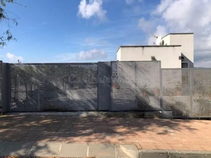 Se vende CASA OKUPADA en Turó de Sant Pere de Ribes (Barcelo - foto 2