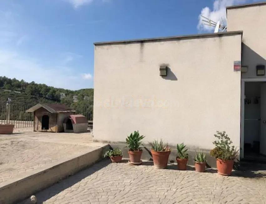 Se vende CASA OKUPADA en Turó de Sant Pere de Ribes (Barcelo - foto 3