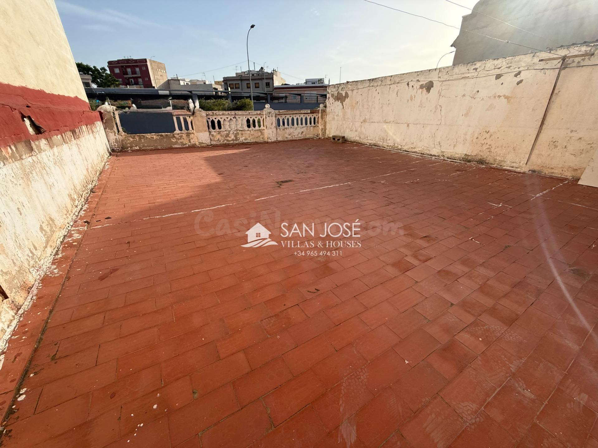 SE VENDE CASA ADOSADA EN ASPE - POSIBILIDAD VENTA APLZADA-