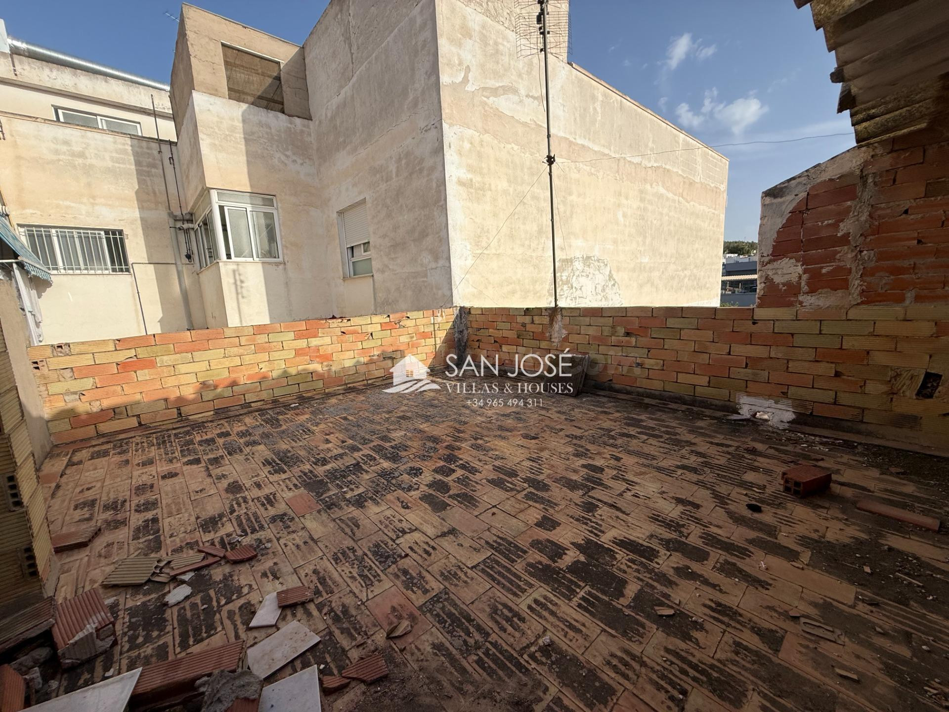 SE VENDE CASA ADOSADA EN ASPE - POSIBILIDAD VENTA APLZADA- - foto 2