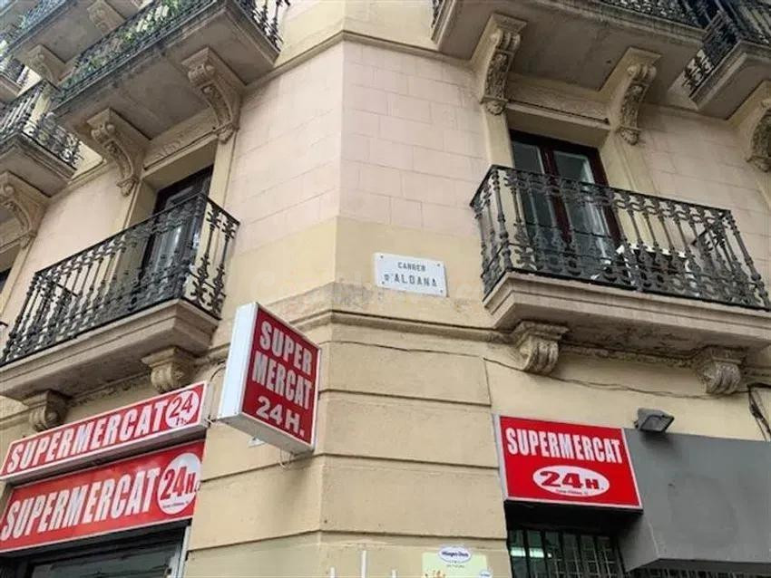 Se vende piso OKUPADO en Barcelona (Barcelona) - foto 3