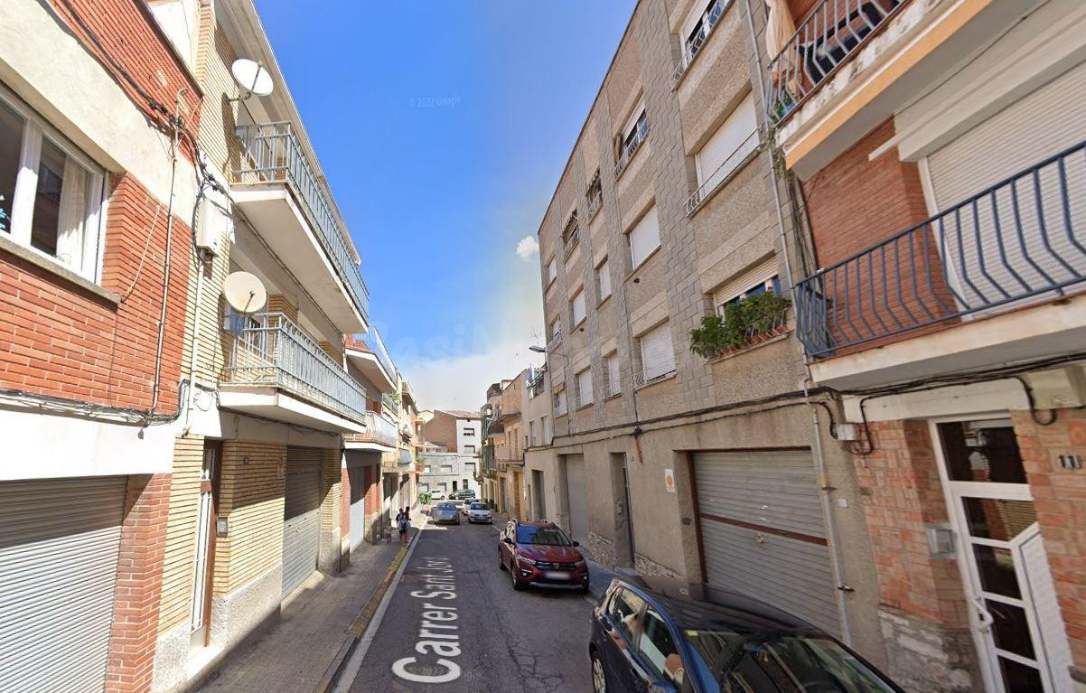 Se vende piso OKUPADO en Santa Margarida de Montbuí (Barcelo