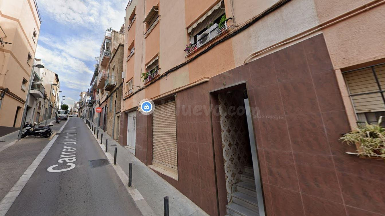 Se vende Piso OKUPADO en Calle Antoni Botey Badalona, (Barce - foto 2