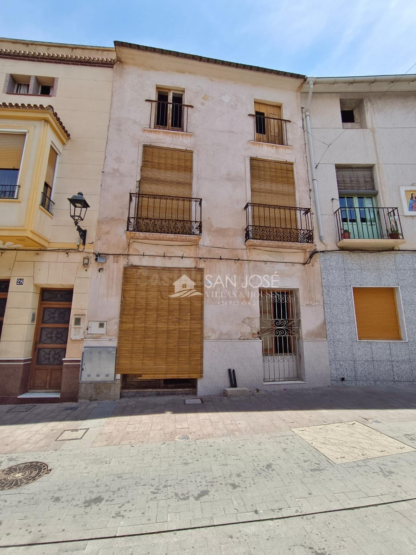 SE VENDE CASA EN MONFORTE DEL CID PARA REFORMAR