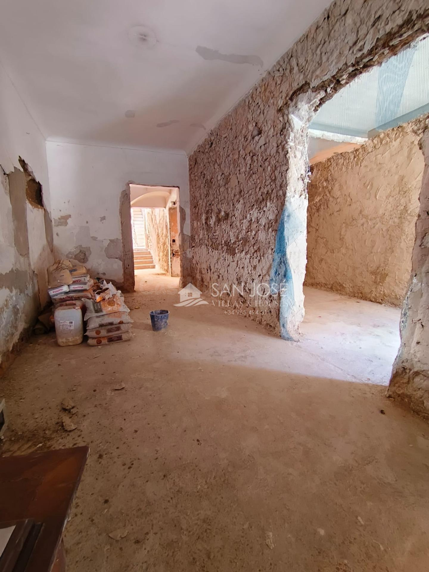 SE VENDE CASA EN MONFORTE DEL CID PARA REFORMAR - foto 3