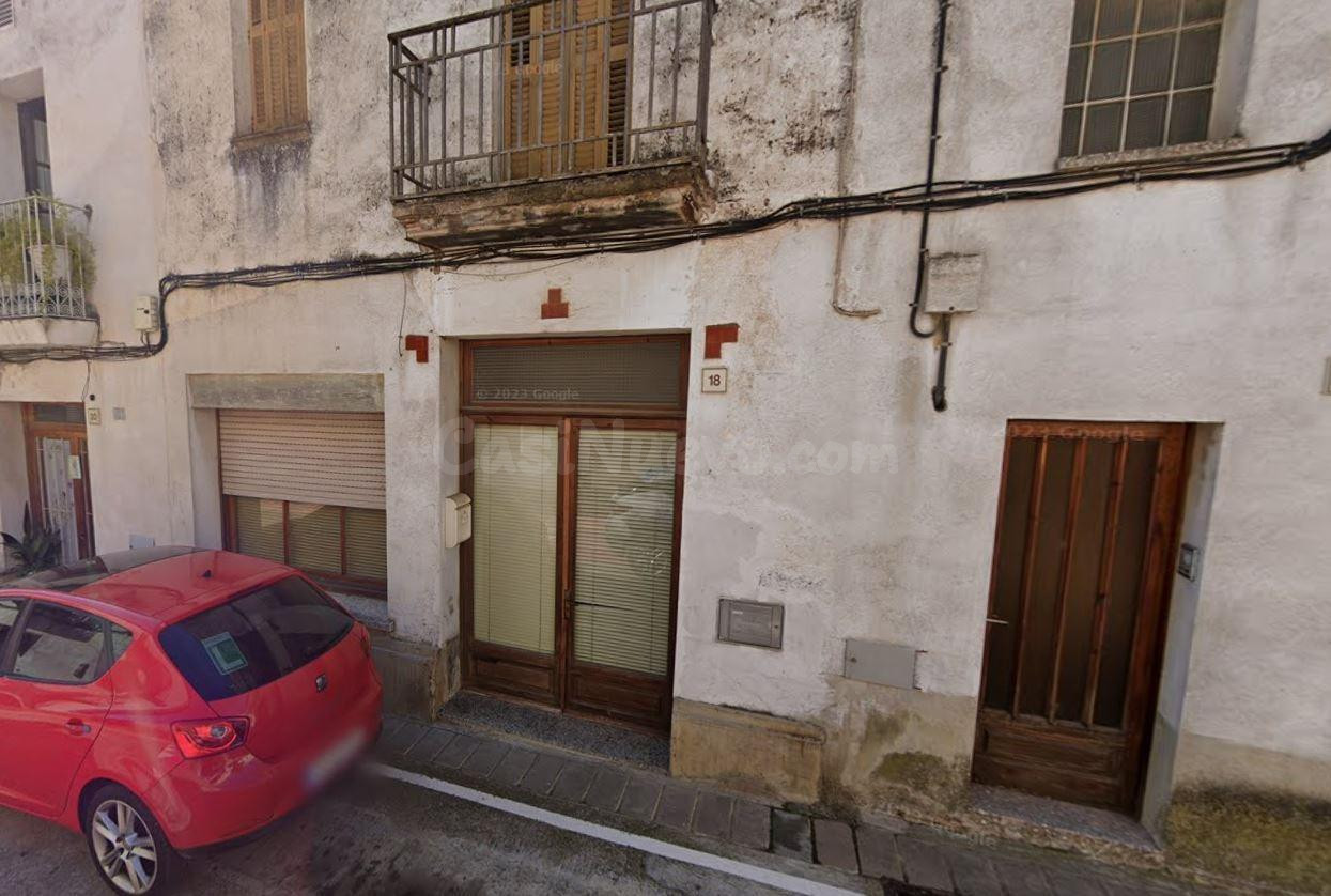 Se vende casa OKUPADA en Sant Llorenç d'Hortons (Barcelona) - foto 3