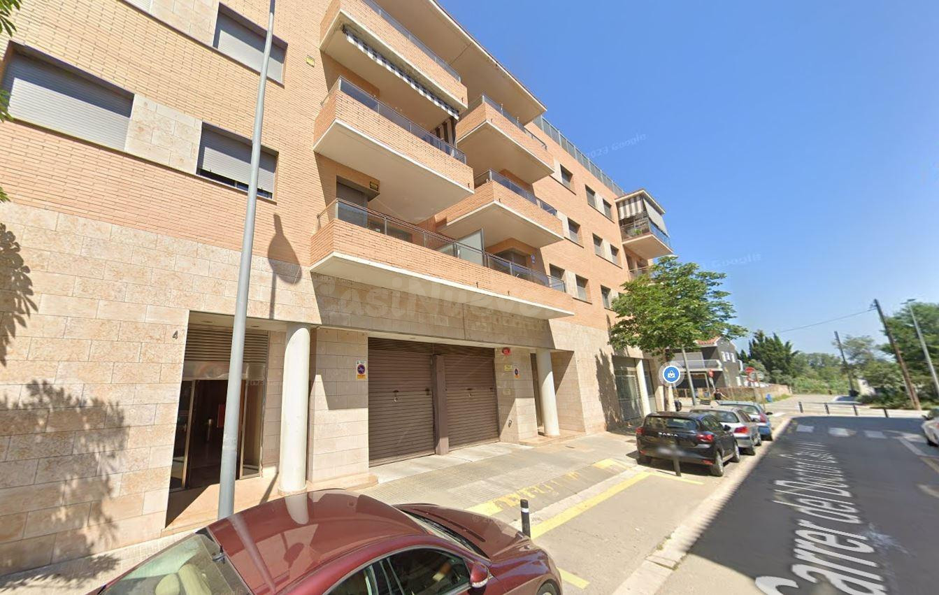 Se vende piso OKUPADO en Tordera (Barcelona).