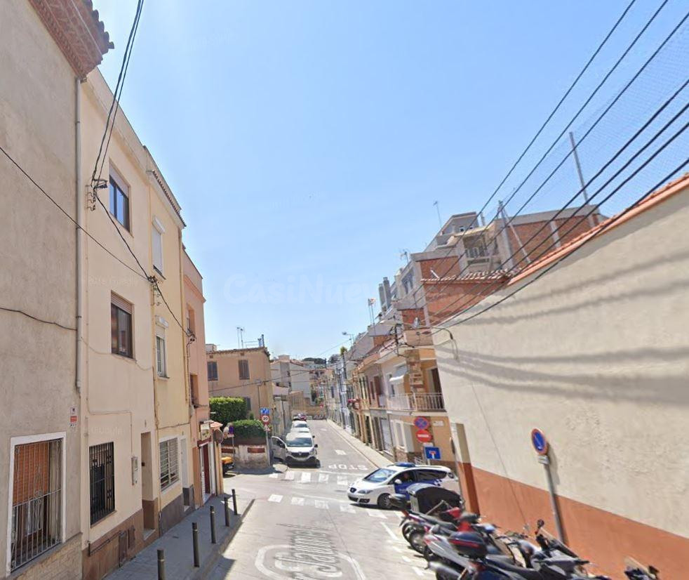 VENTA DE CASA OKUPADA EN EL MASNOU (BARCELONA) - foto 2
