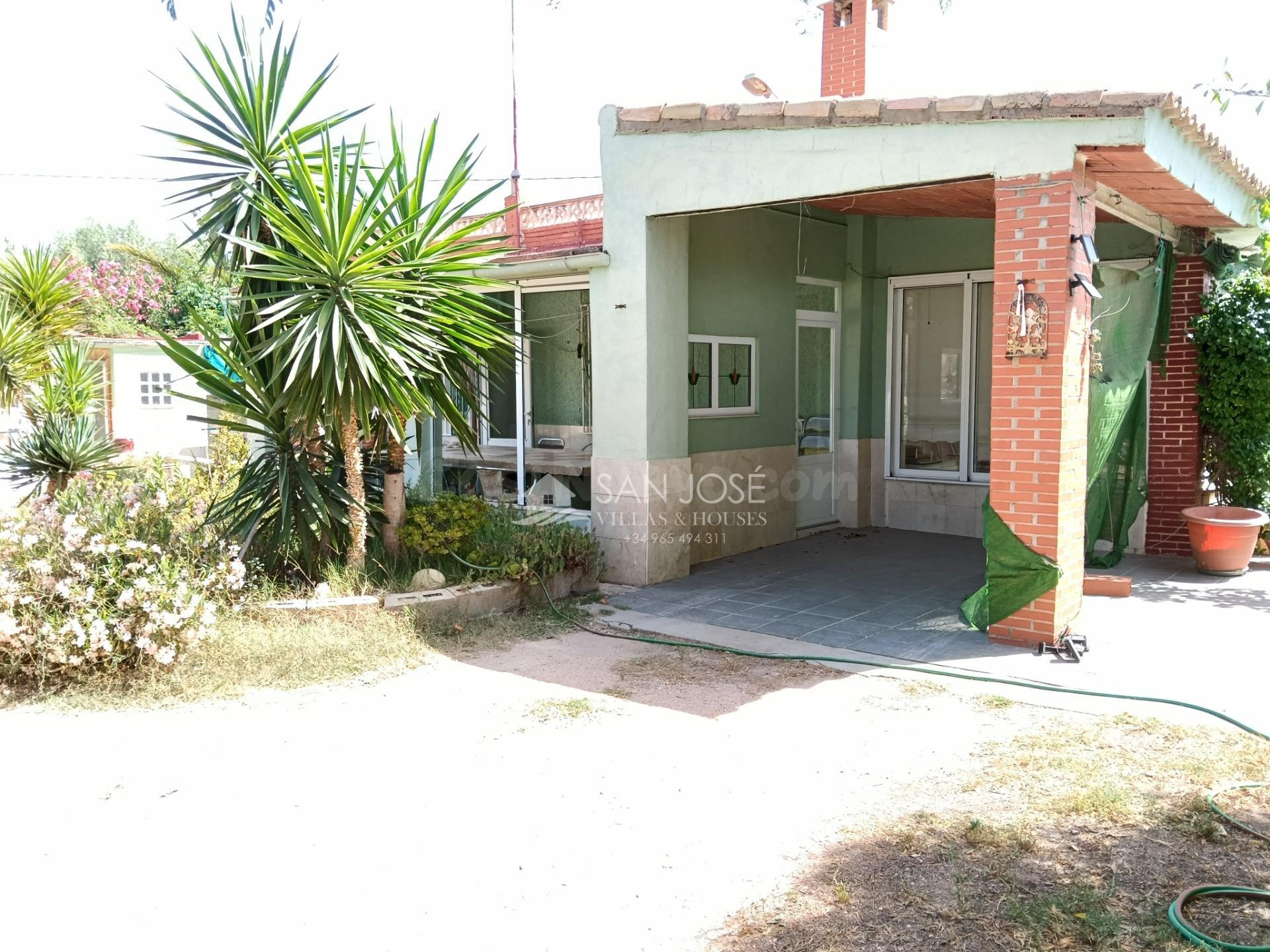 SE VENDE CHALET CON CASA DE INVITADOS PARA ENTRAR A VIVIR EN - foto 2