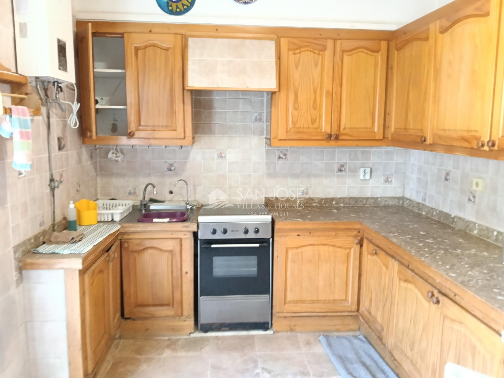 SE VENDE CHALET CON CASA DE INVITADOS PARA ENTRAR A VIVIR EN - foto 4