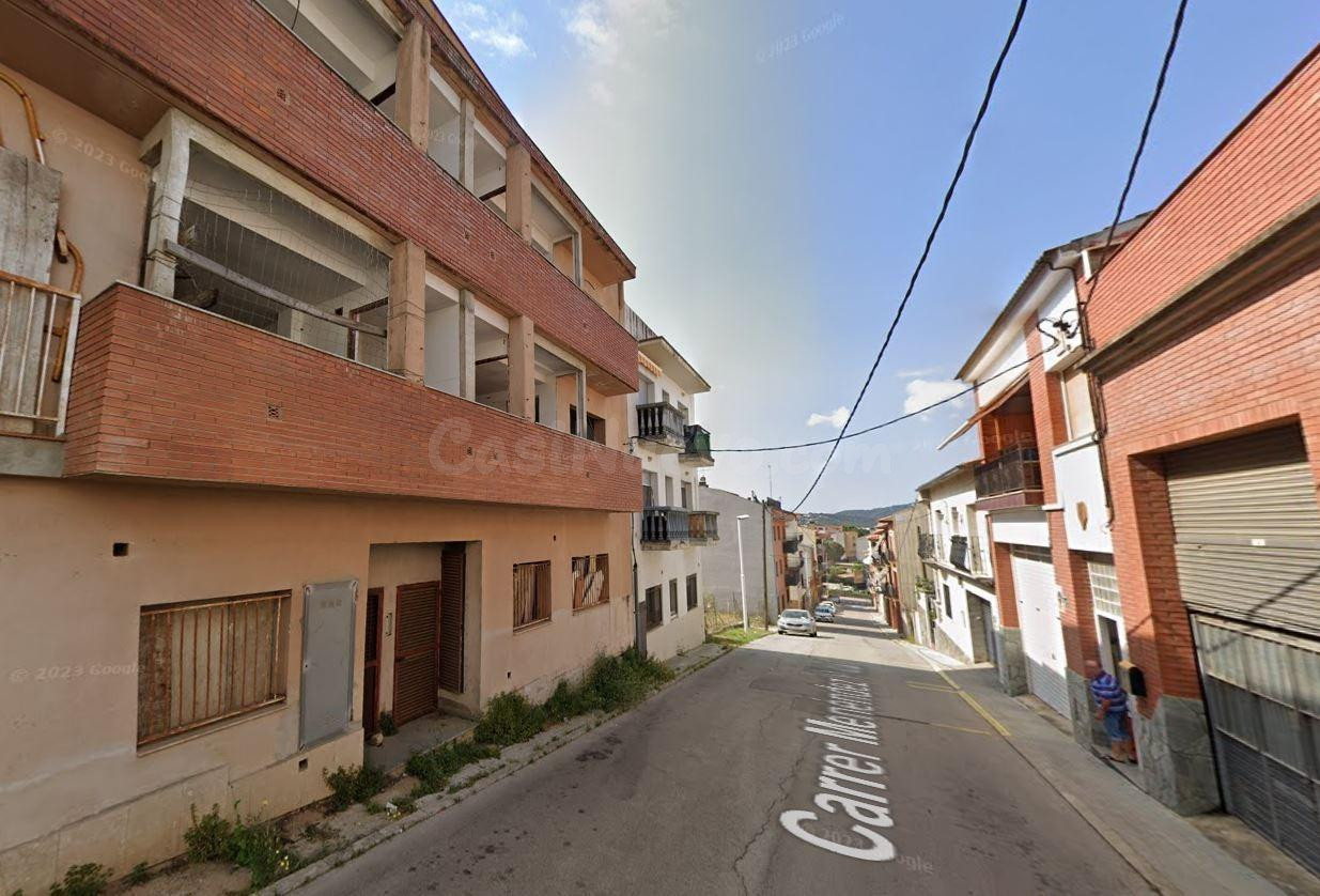 Se vende piso OKUPADO en Calle Ramón Y Cajal 31 de Tordera ( - foto 2