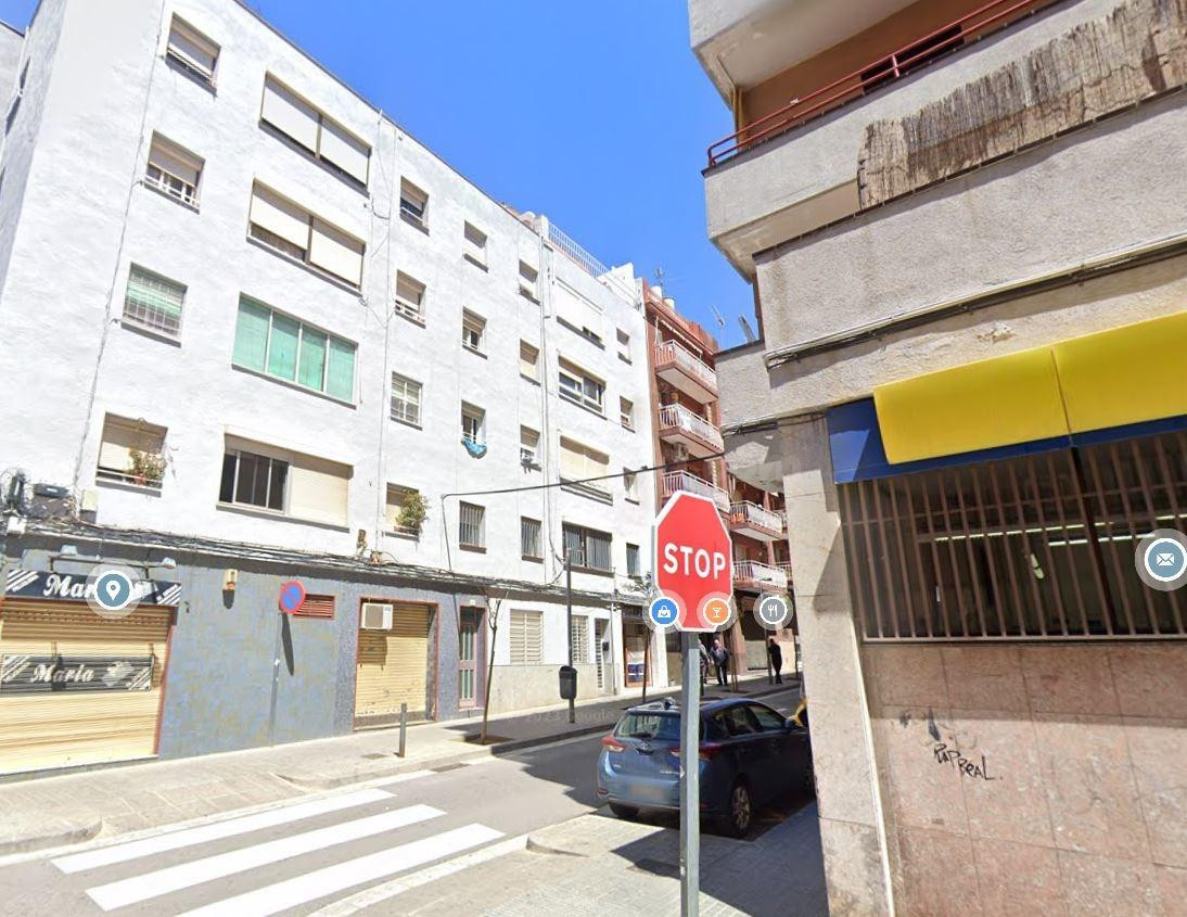 Se vende piso OKUPADO en Mataró (Barcelona). - foto 2