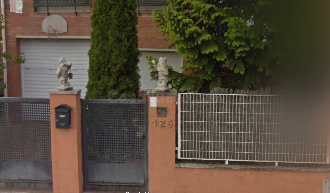 Se vende casa OKUPADA en Calle Catalunya 125 de La Granada (