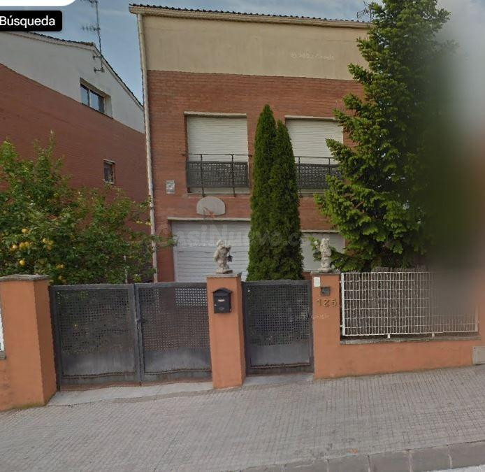 Se vende casa OKUPADA en Calle Catalunya 125 de La Granada ( - foto 2